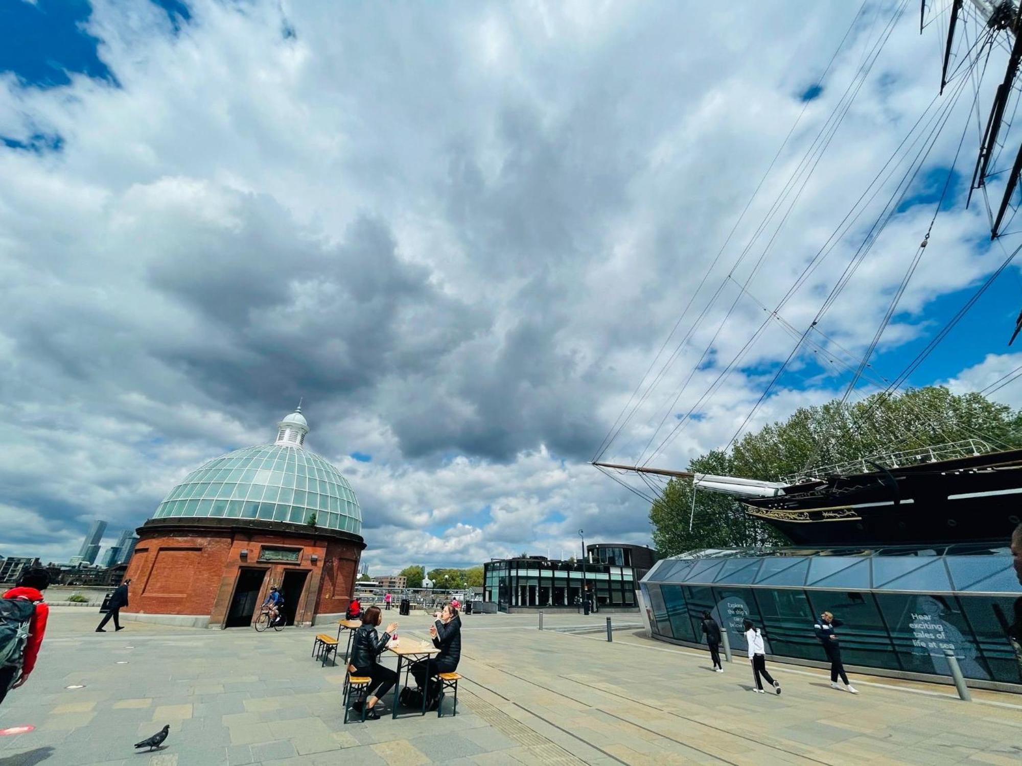 Greenwich Apartment With A River View & Balcony Near The 02 Arena & North Greenwich With Free Wifi & Fast Links Into Central London Bagian luar foto