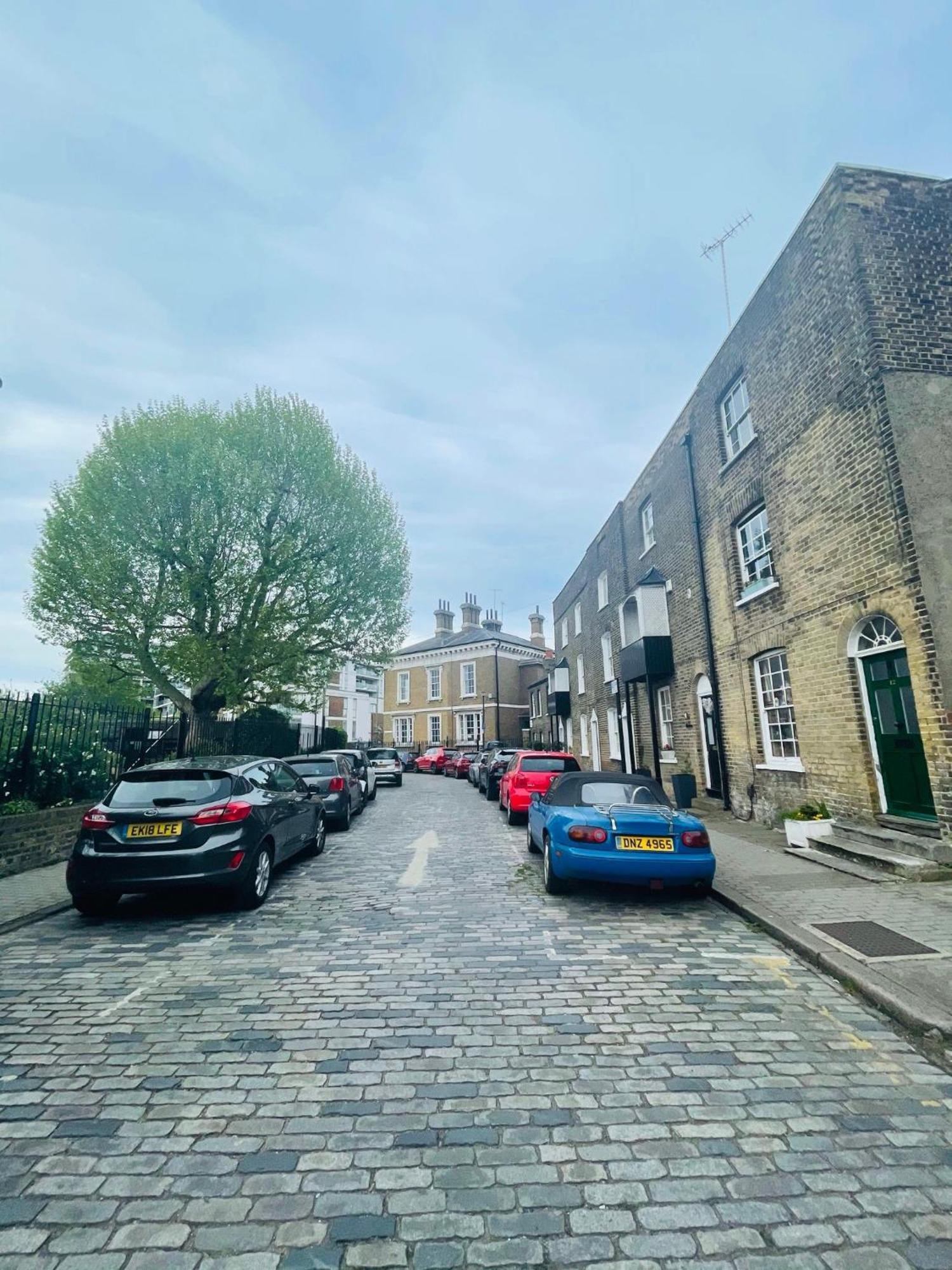 Greenwich Apartment With A River View & Balcony Near The 02 Arena & North Greenwich With Free Wifi & Fast Links Into Central London Bagian luar foto
