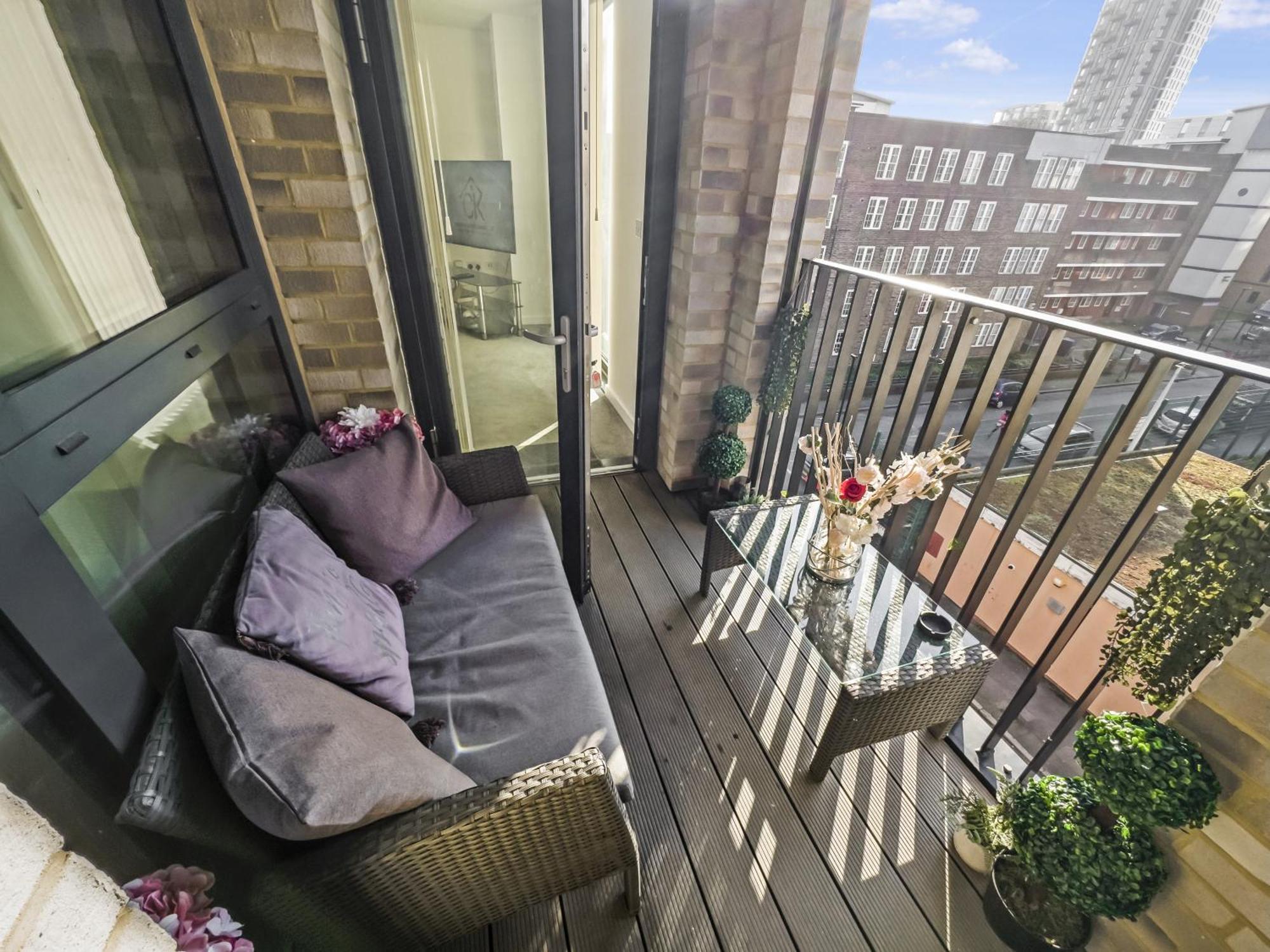 Greenwich Apartment With A River View & Balcony Near The 02 Arena & North Greenwich With Free Wifi & Fast Links Into Central London Bagian luar foto
