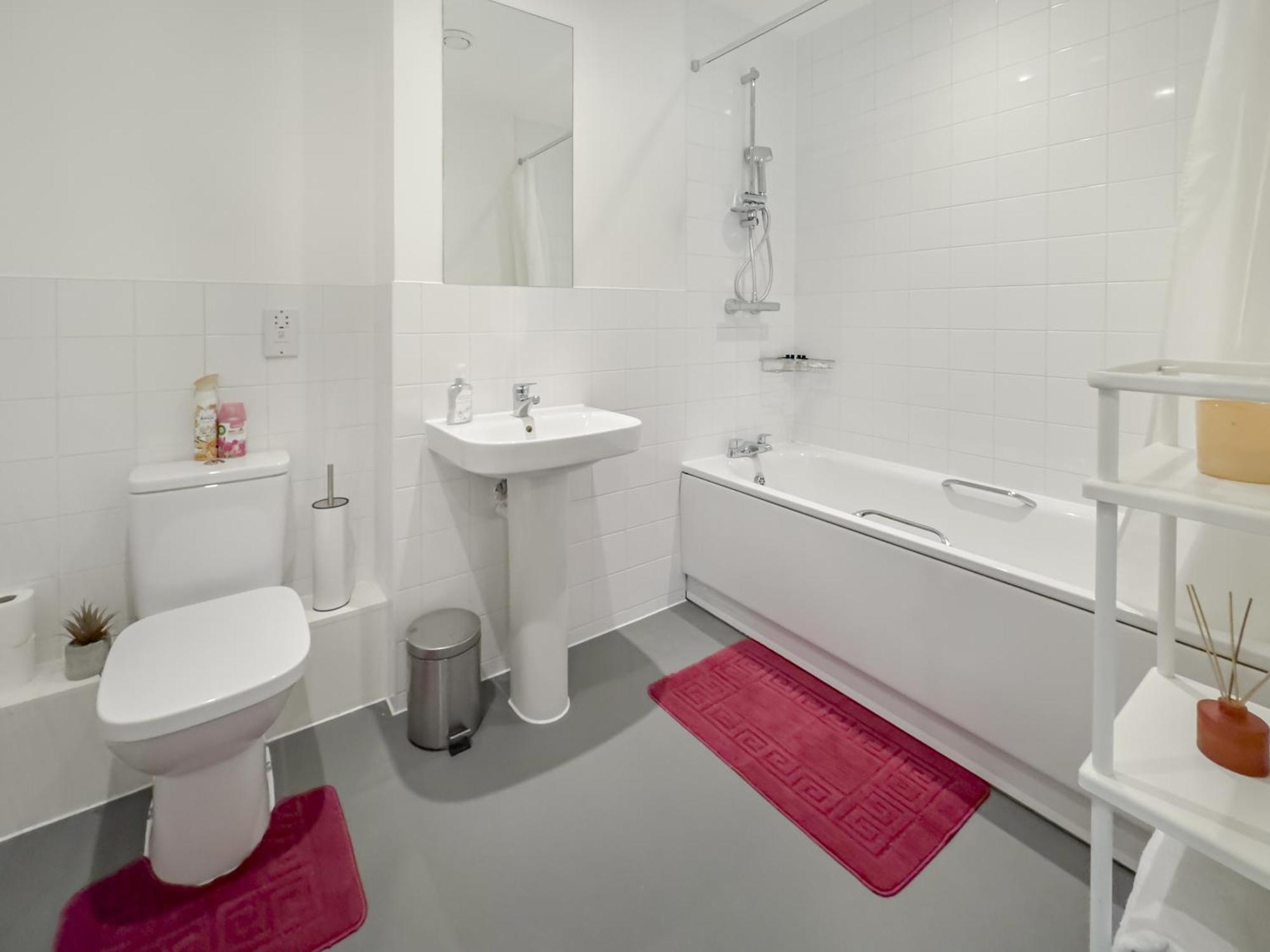 Greenwich Apartment With A River View & Balcony Near The 02 Arena & North Greenwich With Free Wifi & Fast Links Into Central London Bagian luar foto