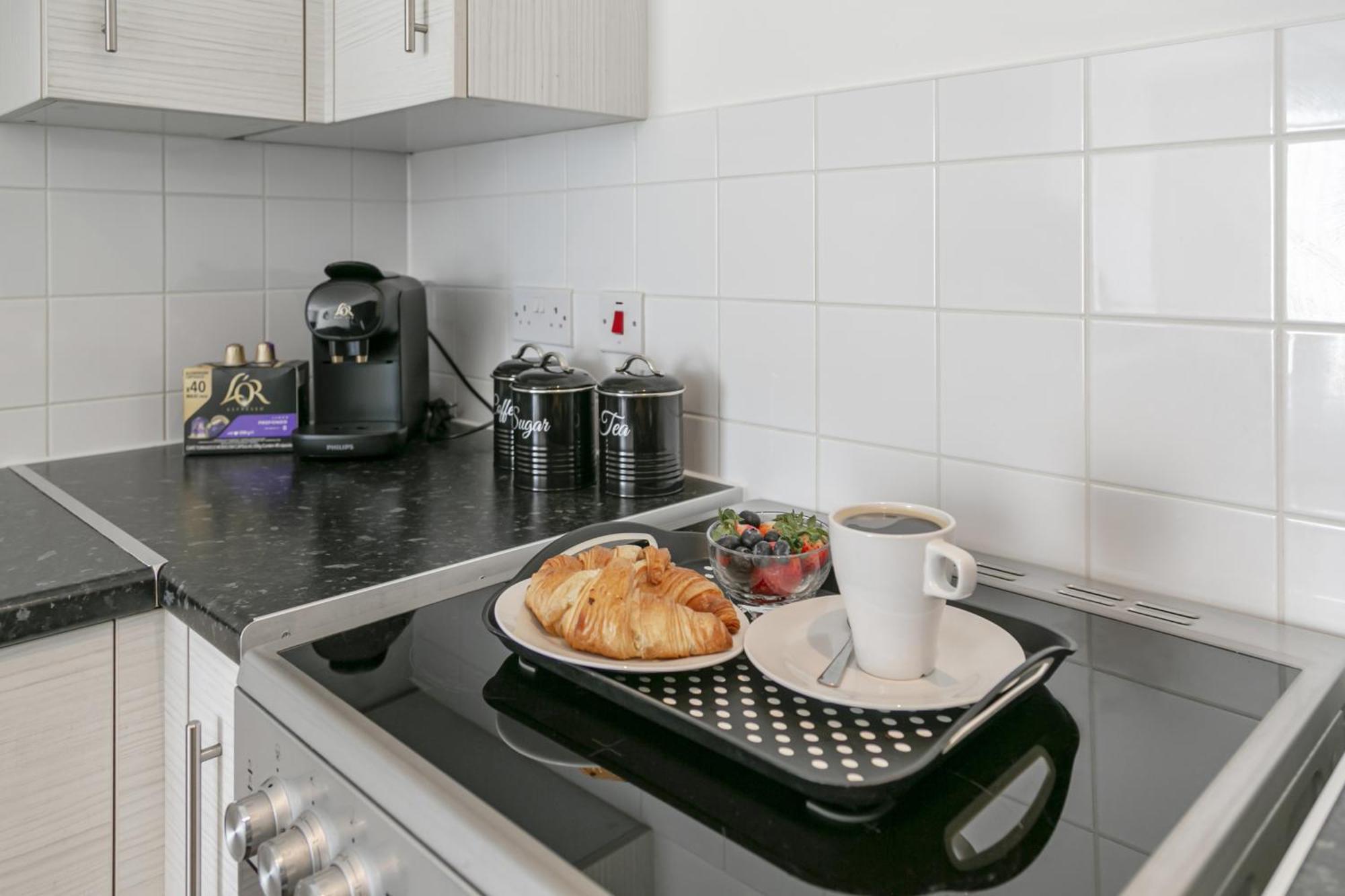 Greenwich Apartment With A River View & Balcony Near The 02 Arena & North Greenwich With Free Wifi & Fast Links Into Central London Bagian luar foto